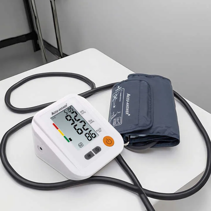 نموذج ذراع رقمي أوتوماتيكي مقياس ضغط الدم . Automatic Digital Arm Model Medical Blood Pressure