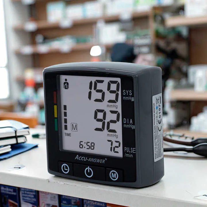 مراقبة ضغط الدم التلقائي للمعصم OEM ODM . Automatic Wrist Blood Pressure Monitor OEM ODM LCD